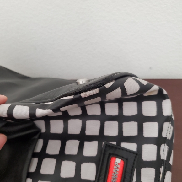 Lululemon Athletica Sweat & Go  Bag. - Picture 11 of 16